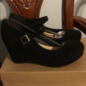 City Classified Mark Thomas Mary Jane Strap Wedge